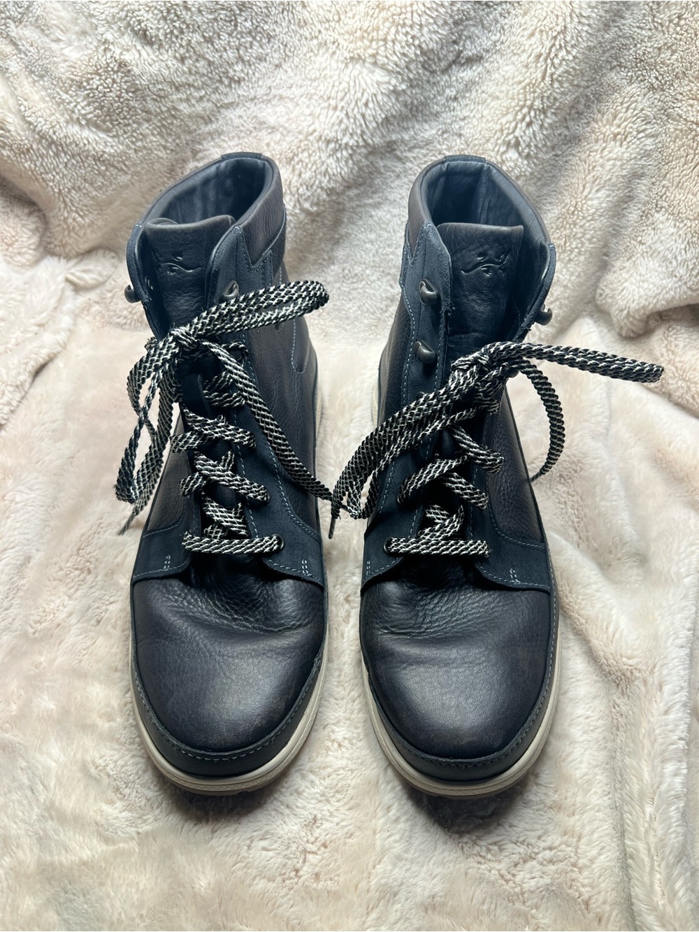 Chaco Women's Sierra Waterproof Leather Boots Size 11